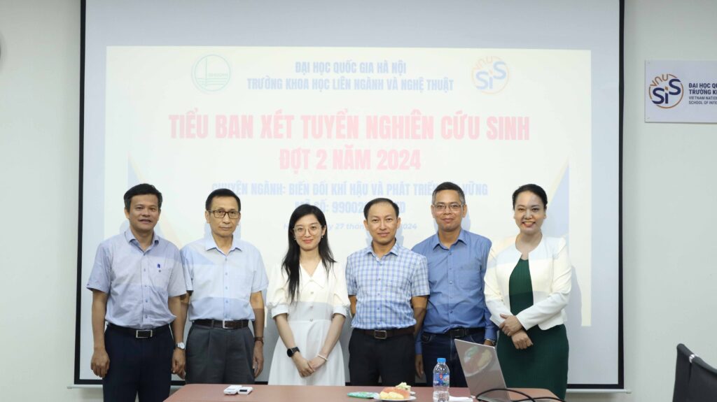 Họp tiểu ban xét tuyển nghiên cứu sinh 9