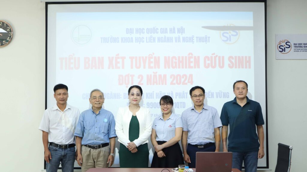 Họp tiểu ban xét tuyển nghiên cứu sinh 5