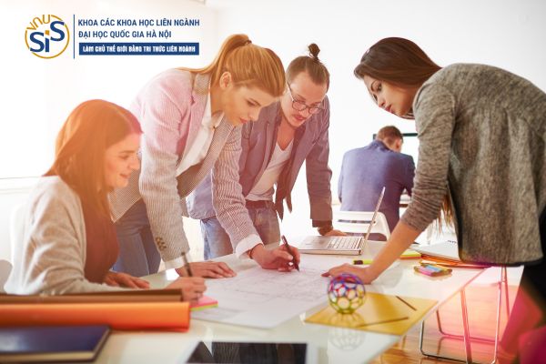 nguoi-to-chuc-su-kien-phai-doi-mat-voi-ap-luc-rat-lon